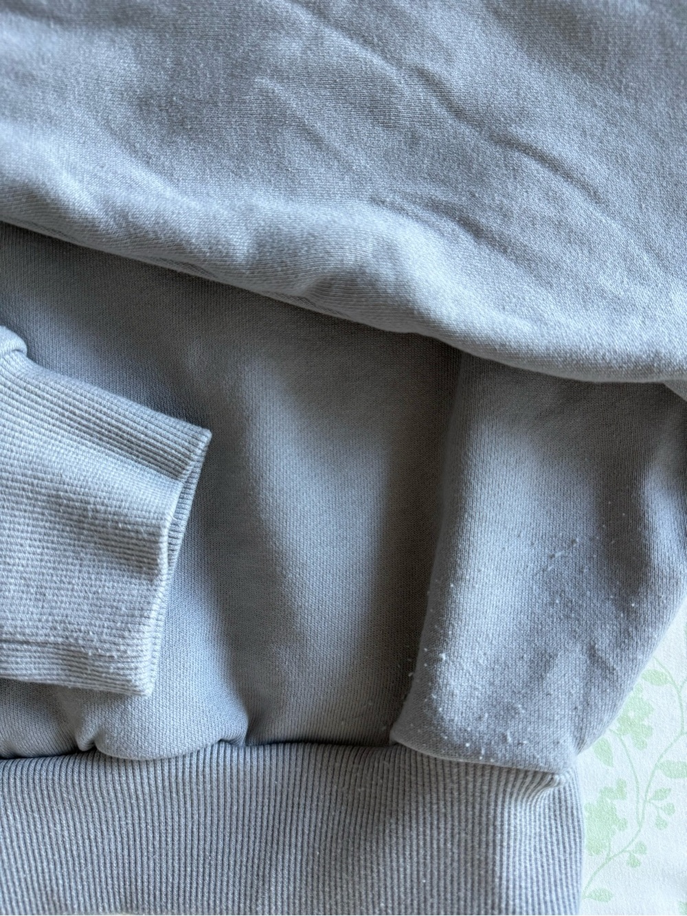 ALO Woman’s Cropped Accolade Crewneck - Picture 4 of 6
